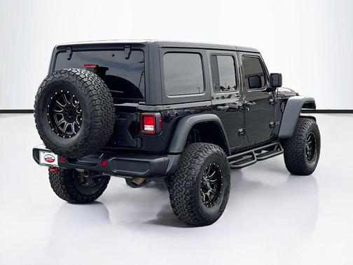 Black Clearcoat 2022 Jeep Wrangler Unlimited Rubicon