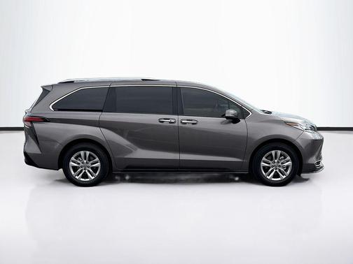 2024 Toyota Sienna Limited