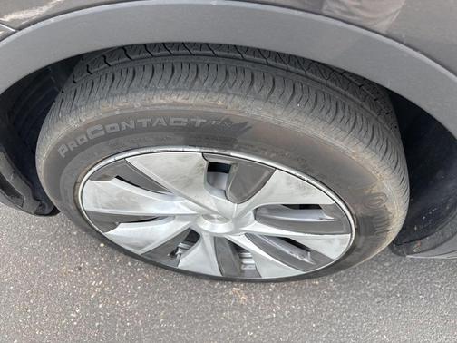 2024 Tesla Model Y Long Range Dual Motor All-Wheel Drive