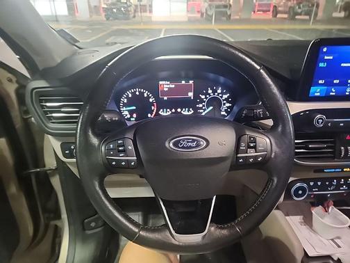DESERT GOLD METALLIC 2020 Ford Escape SEL