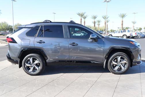 2025 Toyota RAV4 Hybrid SE