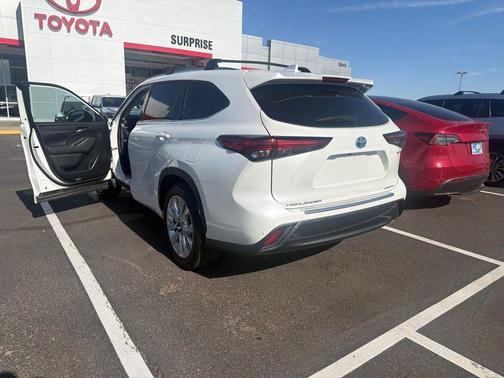 Wind Chill Pearl 2023 Toyota Highlander Hybrid Limited