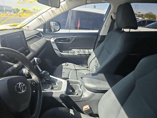 Magnetic Gray Metallic 2019 Toyota RAV4 LE