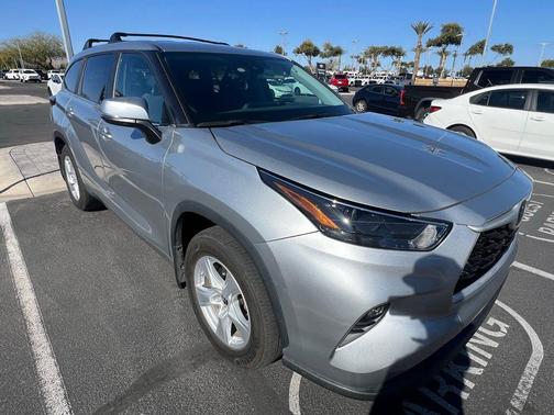 2024 Toyota Highlander LE