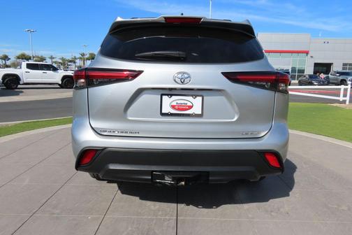 2024 Toyota Highlander LE