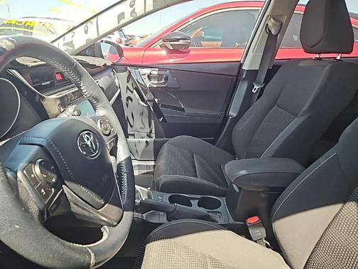 Classic Silver Metallic 2017 Toyota Corolla iM Base