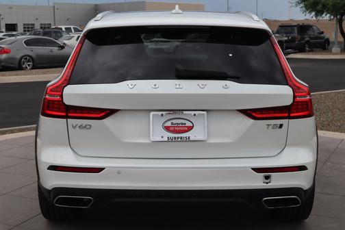 2021 Volvo V60 Cross Country T5
