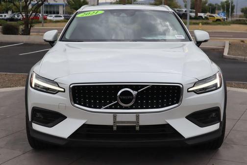 2021 Volvo V60 Cross Country T5