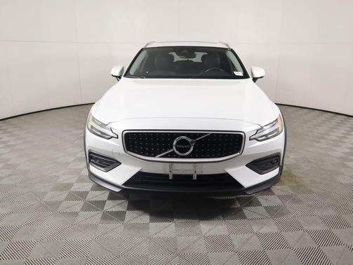 2021 Volvo V60 Cross Country T5