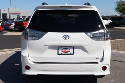 2019 Toyota Sienna SE