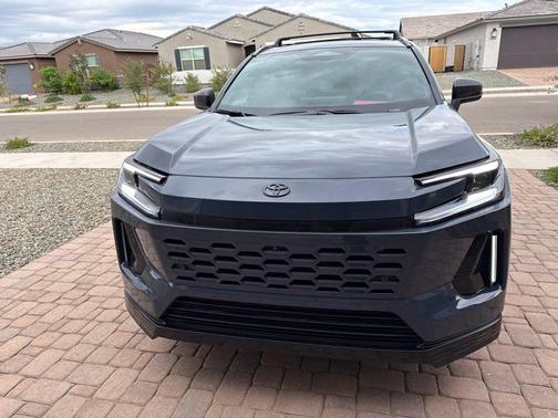Storm Cloud w/Black Roof 2026 Toyota RAV4 SE