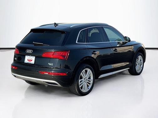 Black Metallic 2018 Audi Q5 2.0T Tech Premium