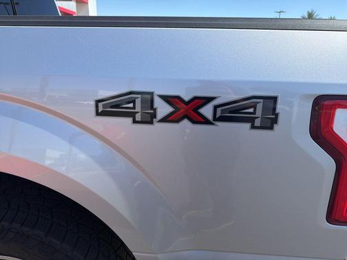 INGOT SILVER METALLIC 2015 Ford F-150 XLT