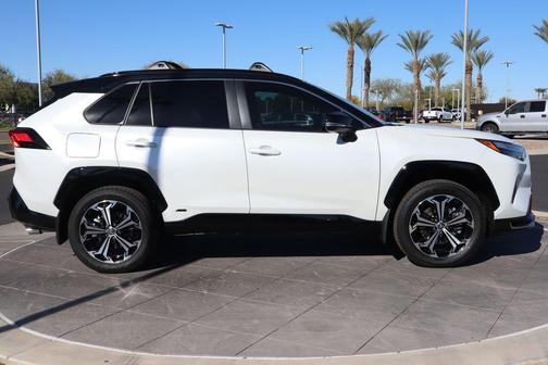 2025 Toyota RAV4 Hybrid SE