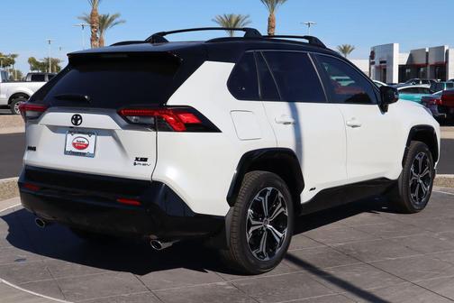 2025 Toyota RAV4 Hybrid SE