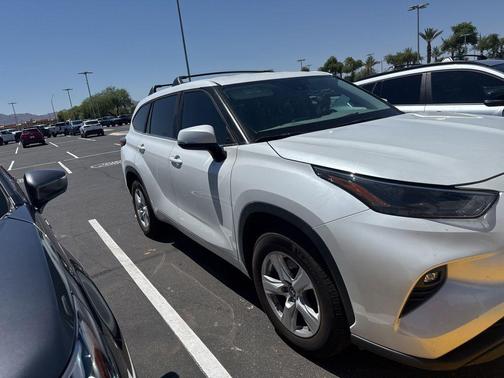 Wind Chill Pearl 2023 Toyota Highlander LE