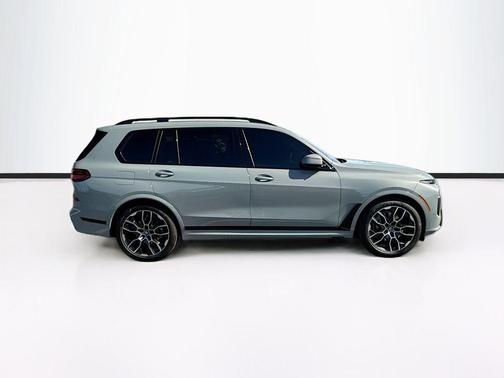 Brooklyn Grey Metallic 2026 BMW X7 xDrive40i