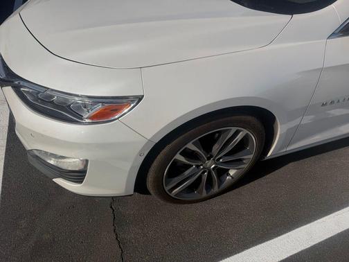 Iridescent Pearl Tricoat 2019 Chevrolet Malibu Premier