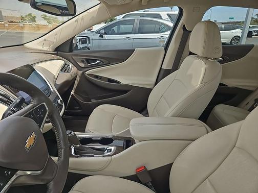 Iridescent Pearl Tricoat 2019 Chevrolet Malibu Premier