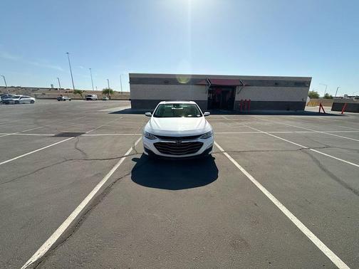 Iridescent Pearl Tricoat 2019 Chevrolet Malibu Premier