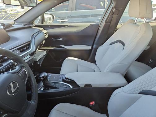 Eminent White Pearl 2020 Lexus UX 250h Base