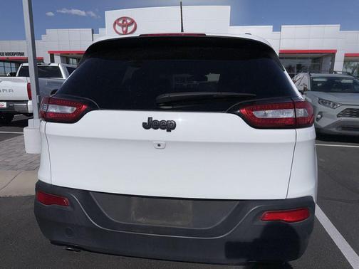 Bright White Clearcoat 2018 Jeep Cherokee Latitude