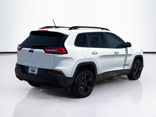 Bright White Clearcoat 2018 Jeep Cherokee Latitude