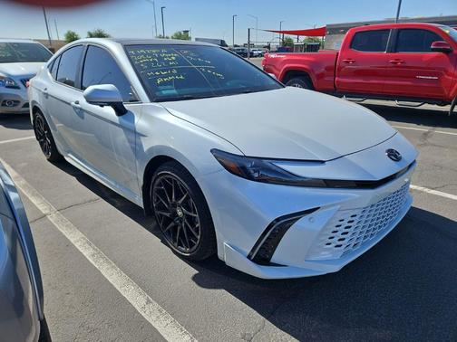 Pearl 2026 Toyota Camry XSE