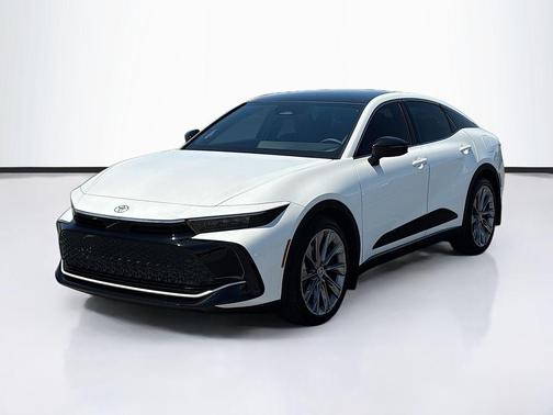 Oxygen White 2026 Toyota Crown Limited