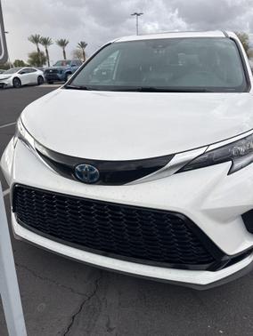 2022 Toyota Sienna XSE 7 Passenger