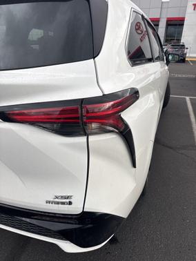 2022 Toyota Sienna XSE 7 Passenger