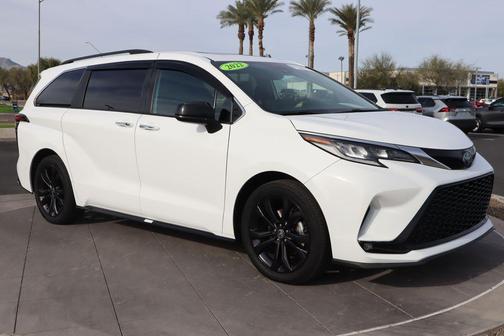 2022 Toyota Sienna XSE 7 Passenger