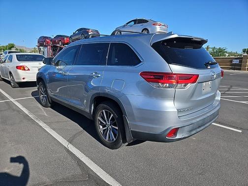 Celestial Silver Metallic 2019 Toyota Highlander XLE