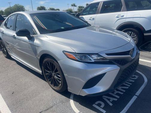 Celestial Silver Metallic 2019 Toyota Camry SE
