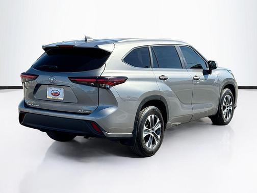 Heavy Metal 2025 Toyota Highlander XLE