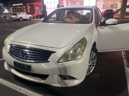 2010 INFINITI G37x Base