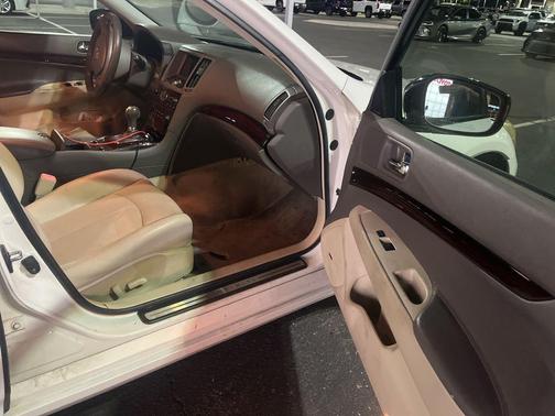 2010 INFINITI G37x Base