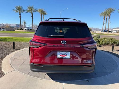 2021 Toyota Sienna XLE 8 Passenger
