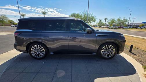 2025 INFINITI QX80 Luxe