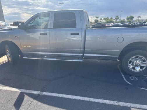 2019 RAM 2500 Tradesman Crew Cab 4x2 8' Box