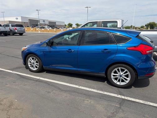LIGHTNING BLUE 2018 Ford Focus SE