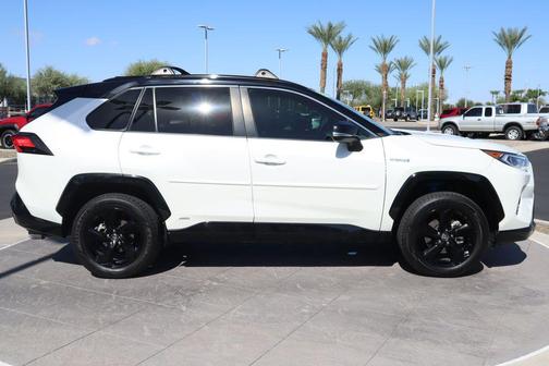 2020 Toyota RAV4 Hybrid SE