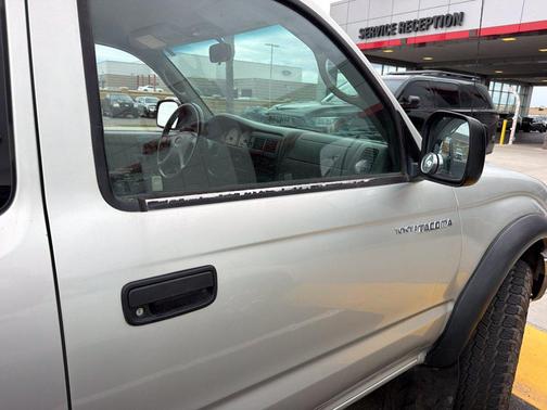 Lunar Mist Metallic 2004 Toyota Tacoma Xtracab