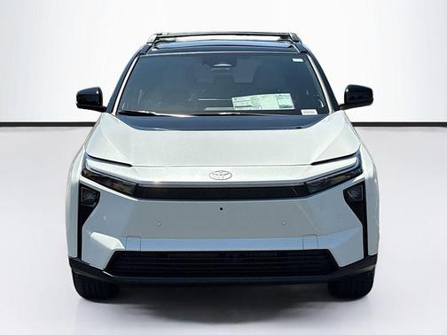 Wind Chill Pearl w/Midnight Black Metallic Roof 2026 Toyota bZ Limited