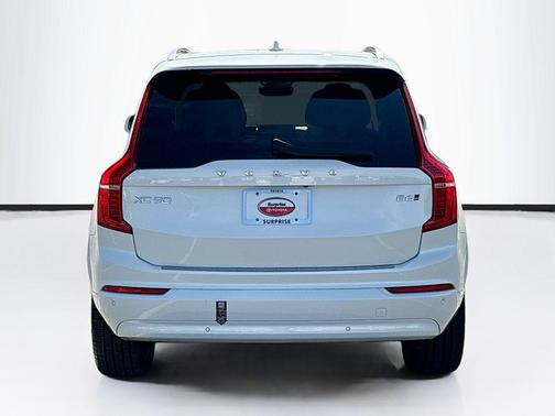 Crystal White Metallic 2023 Volvo XC90 B6 Core