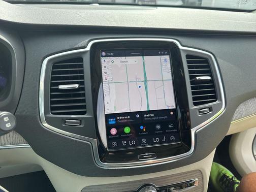 Crystal White Metallic 2023 Volvo XC90 B6 Core