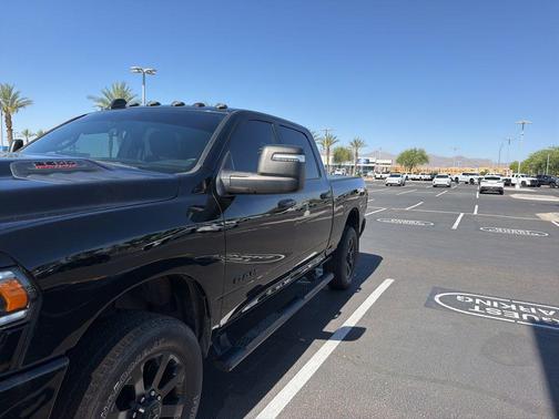 Diamond Black Crystal Pearlcoat 2024 RAM 2500 Laramie Crew Cab 4x4 6'4' Box
