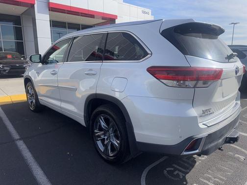 2019 Toyota Highlander Hybrid Platinum