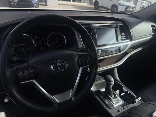 2019 Toyota Highlander Hybrid Platinum