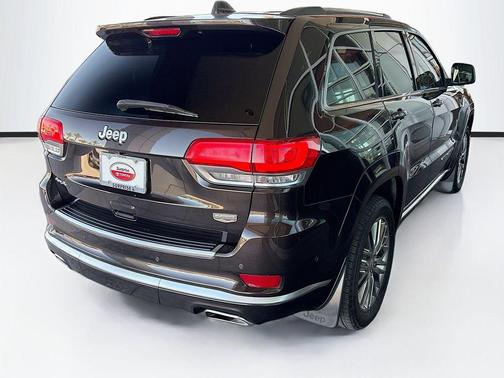 Luxury Brown Pearlcoat 2017 Jeep Grand Cherokee Summit
